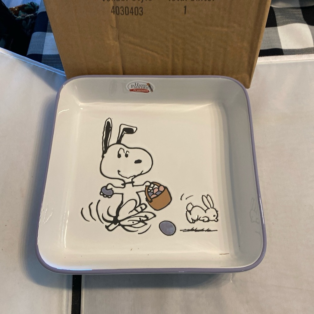 Peanuts White Ceramic baking dish with Snoopy Design